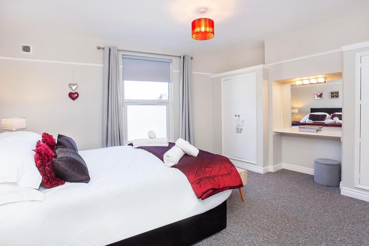 Courtyard Apartment Йорк Экстерьер фото